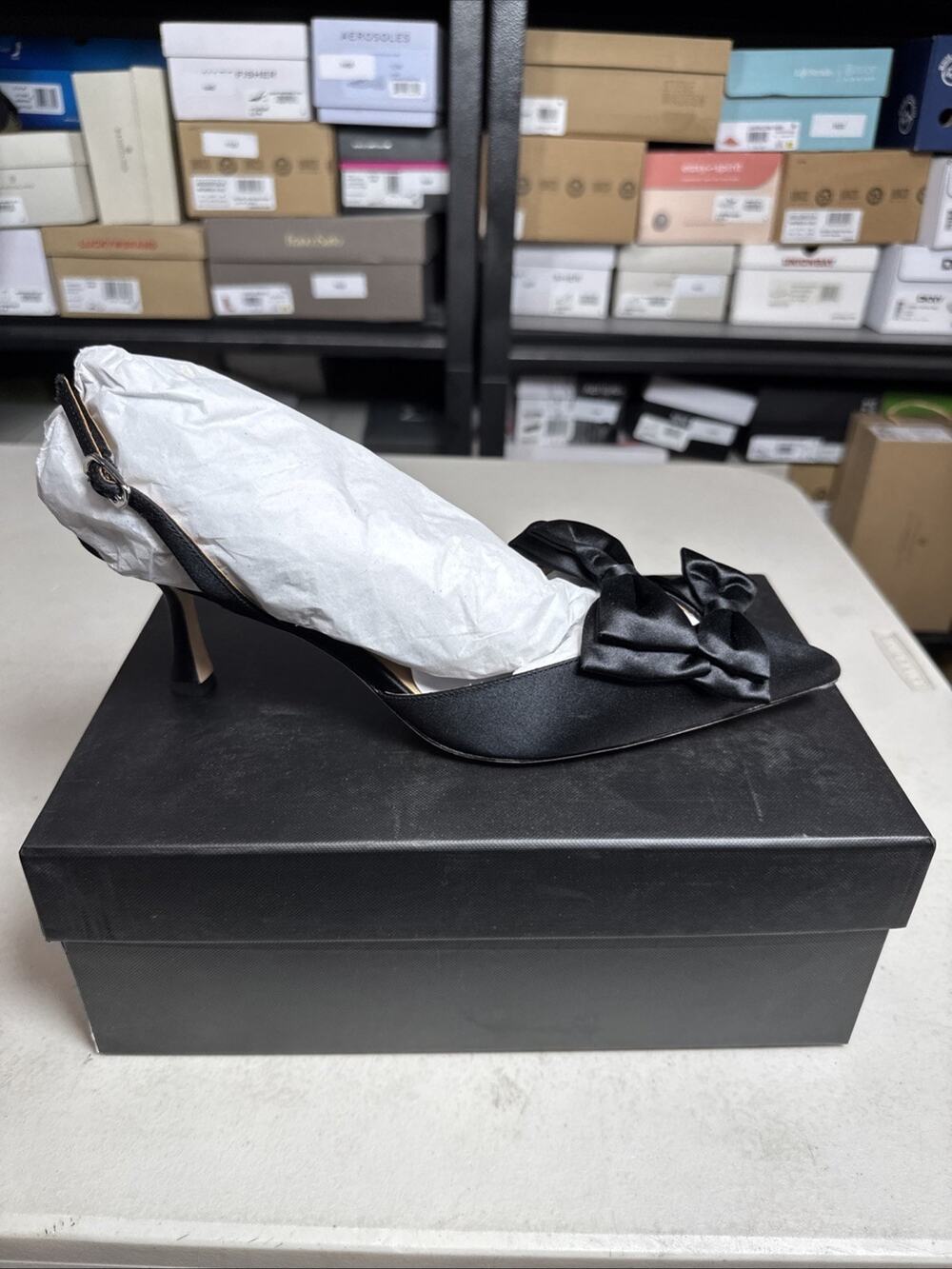Women's 10 Badgley Mischka's Giovanna Pump, Black Bow